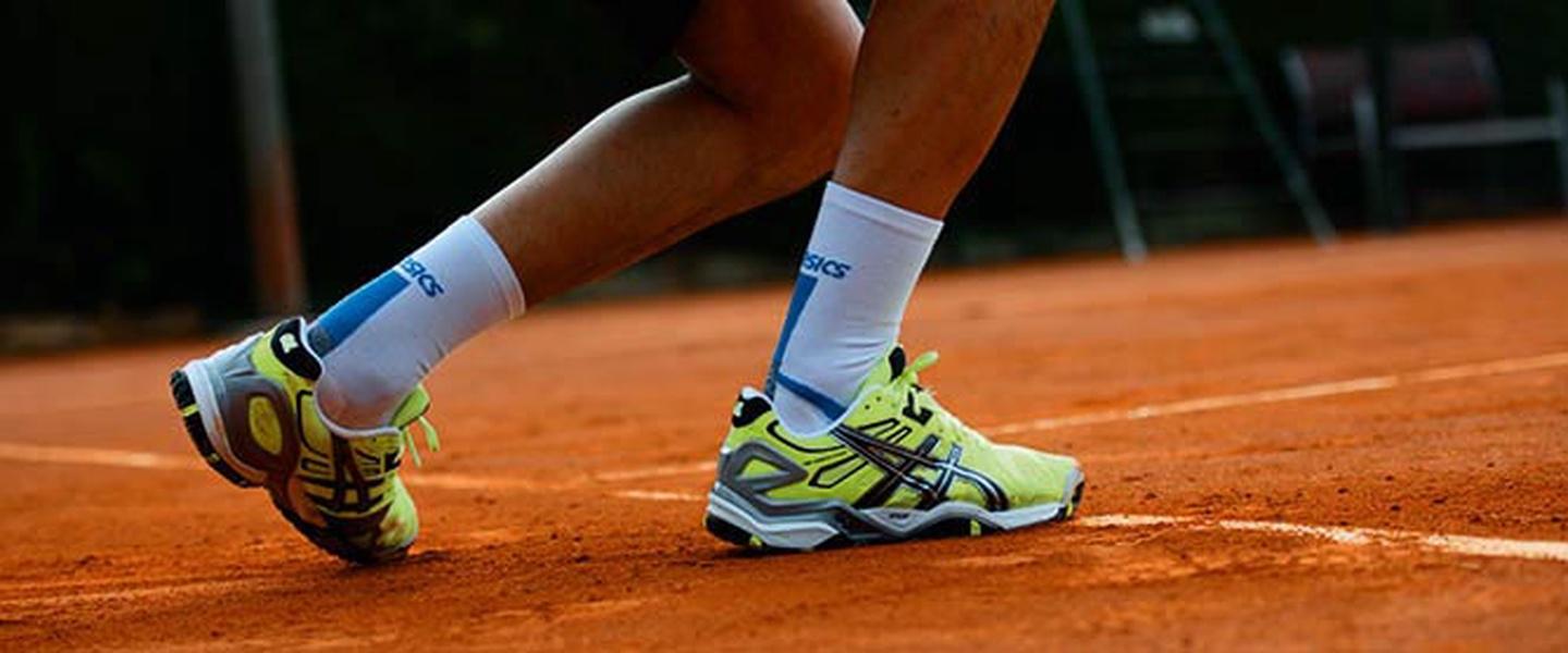 Кроссовки защищают теннисистов от травм